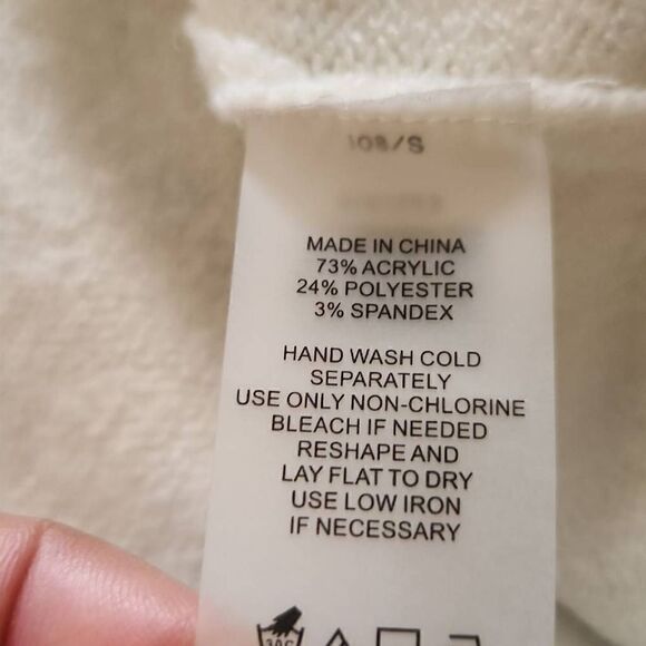 riley & rae Antique White Pullover Turtleneck Sweater,  NWT, Size Small - Picture 8 of 8